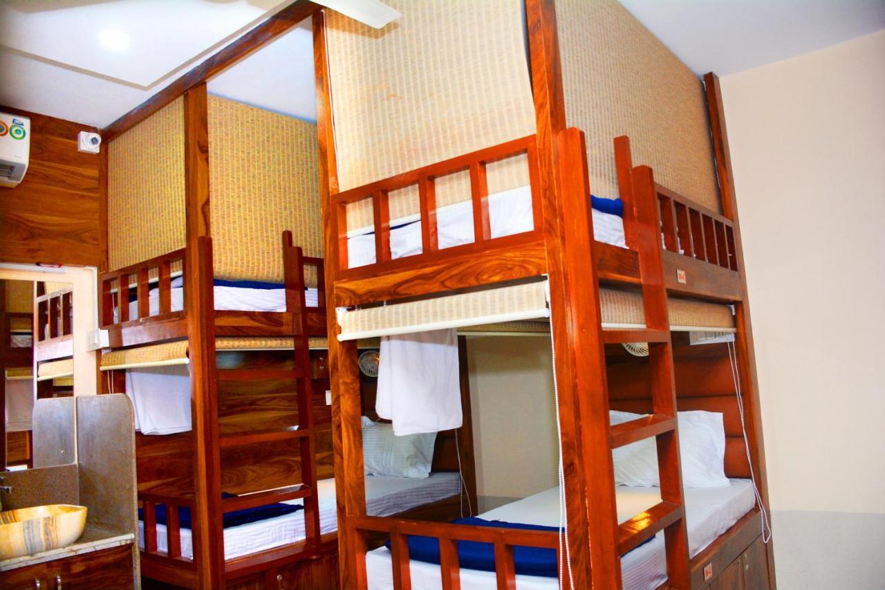 Hotel Nest N Rest - Мумбай Екстериор снимка